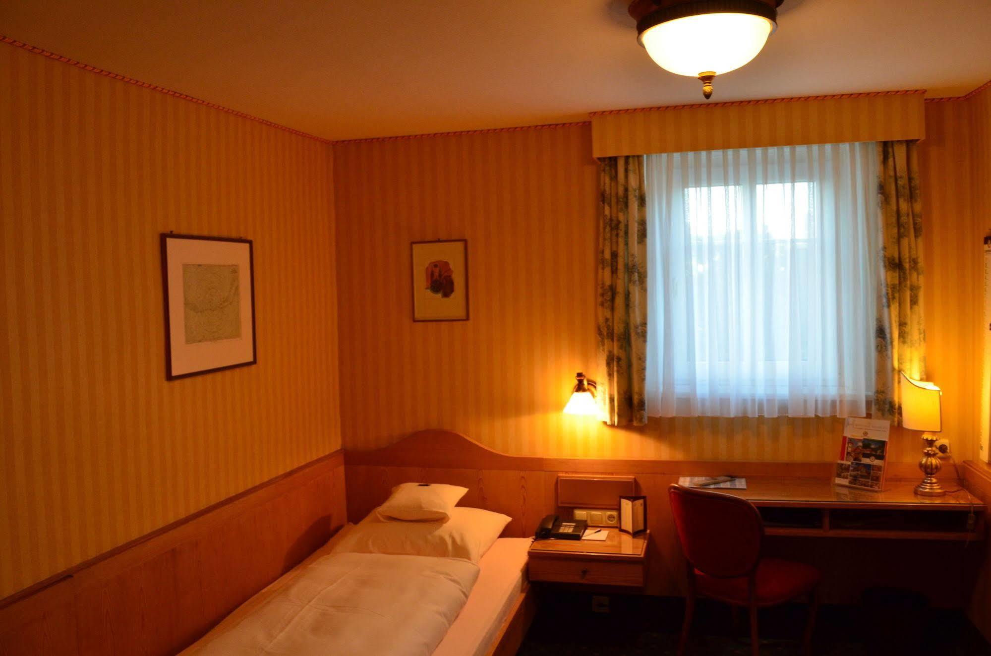 Hotel Brauereigasthof Landwehr-Braeu Reichelshofen Екстер'єр фото