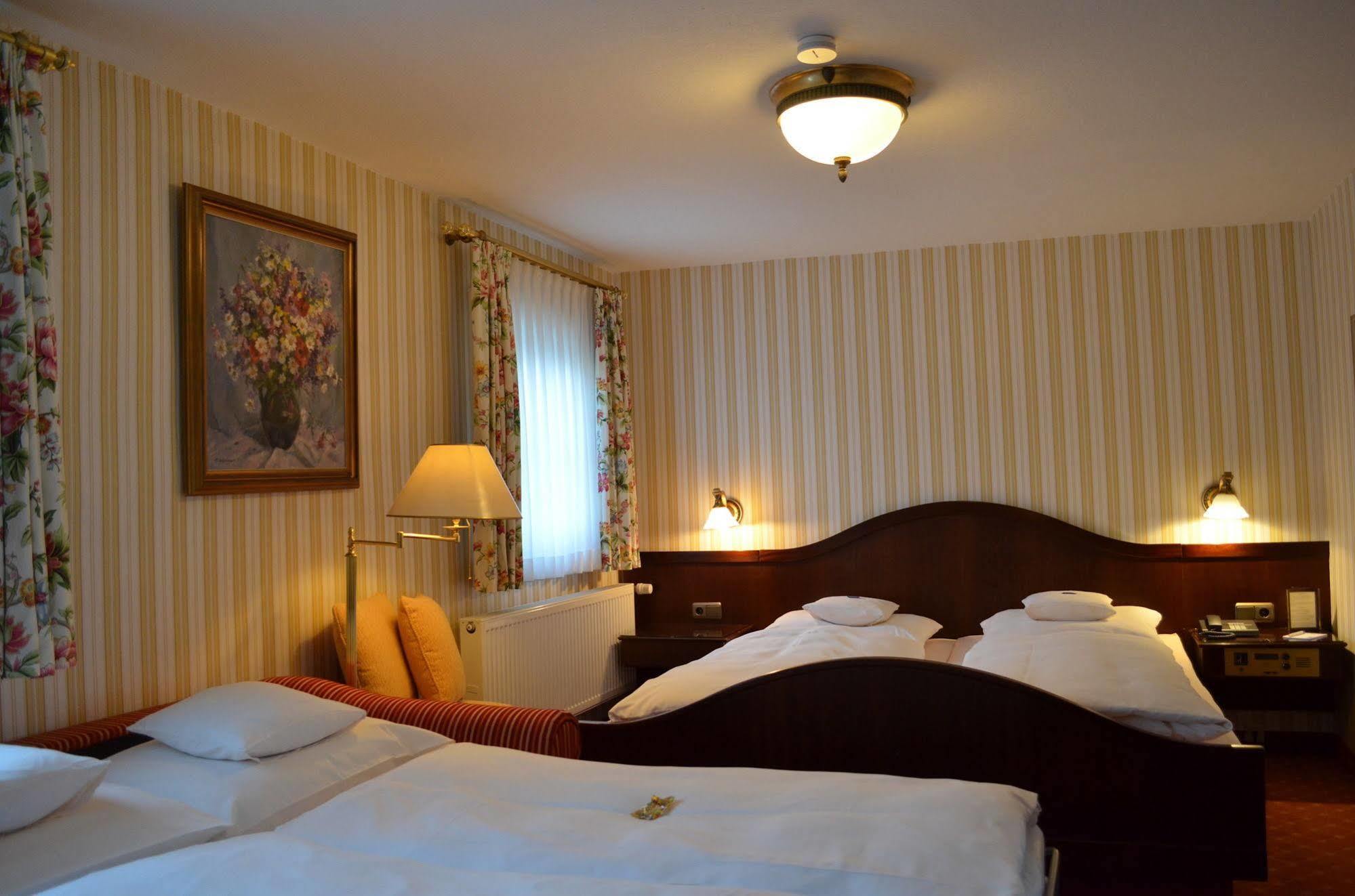 Hotel Brauereigasthof Landwehr-Braeu Reichelshofen Екстер'єр фото